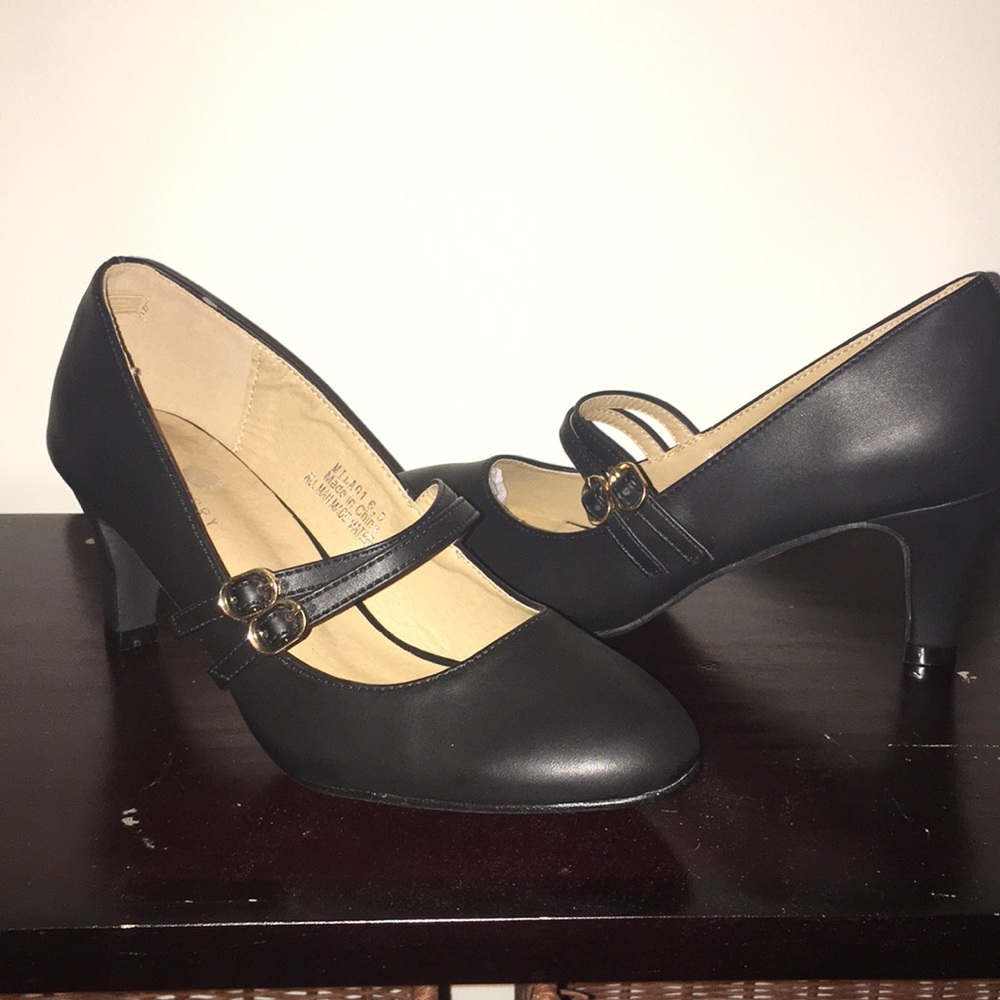 Riverberry black heels. Size 6.5.